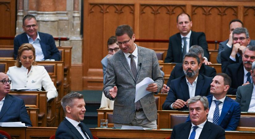 Kezdjünk már élni! – Rózsa Péter jegyzete