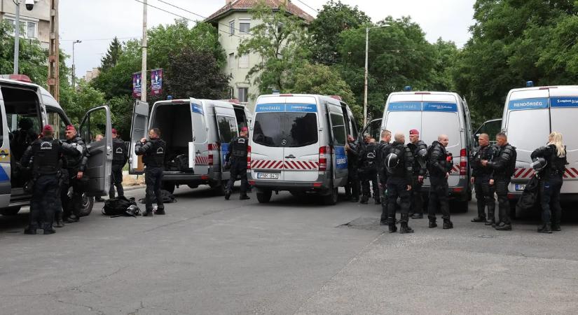 Mi lesz itt este, ha már délután gyújtogatnak a PSG-szurkolók a bazilikánál? – videó