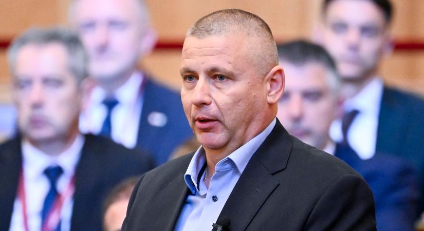Ruszin-Szendi Romulusz felülvizsgálná a nyugállományúak járandóságait