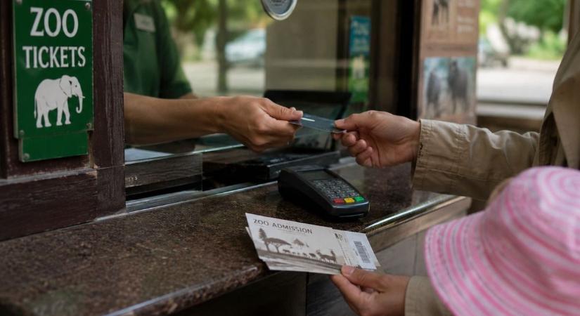 Tényleg többet fizetnek a veszprémiek? Összehasonlítottuk az állatkerti belépőket