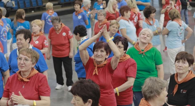 A kor csak egy szám: sporttal, tánccal és közösségi élményekkel telt meg a hétvége Debrecenben – fotókkal, videóval