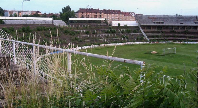 5 elhagyatott vagy lebontott futballstadion, ahol rég lefújták az utolsó meccset