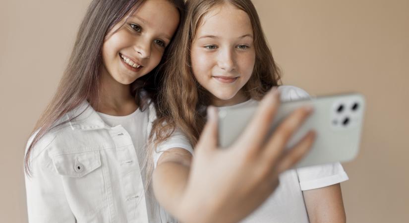 Sok gyerek bizalmas partnerként tekint az AI chatbotokra