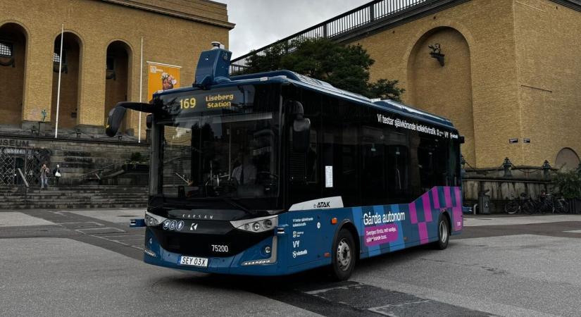 Rövid idő kellett ahhoz, hogy megtörjék az önvezető buszt