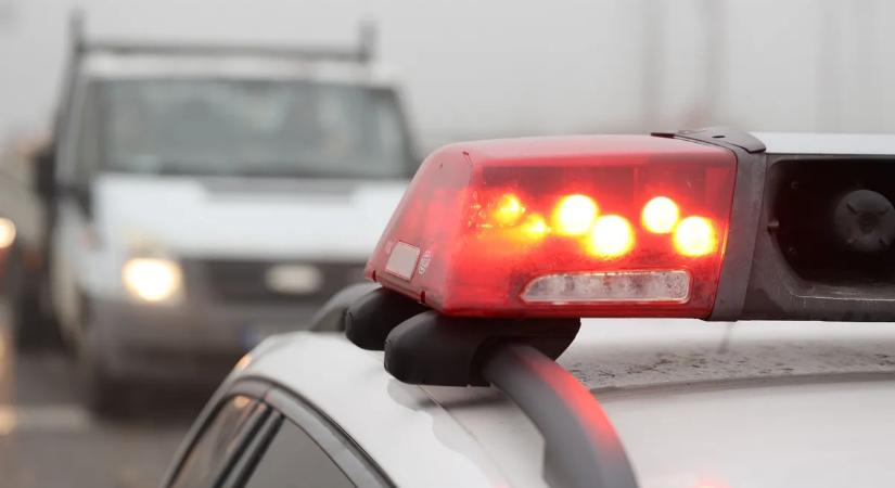 Óriási baleset: hat autó karambolozott az M1-esen, az egész utat lezárták