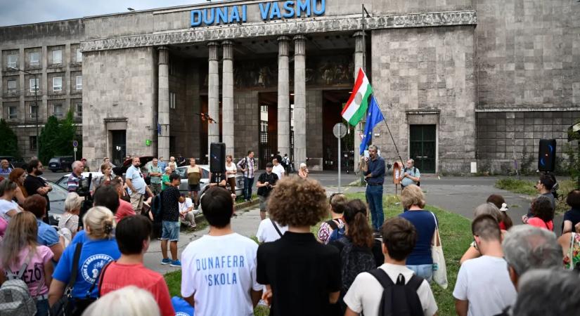 „Fenyegető környezetkárosodást” kerülne el a kormány a Dunaferrnél, 1 milliárd forintot költenek rá