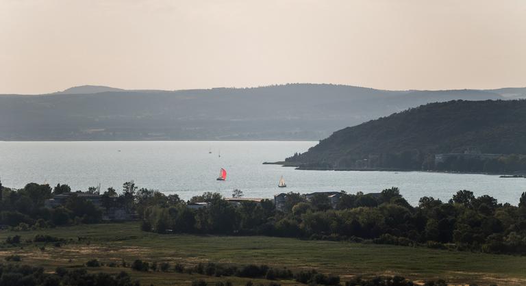 Hatalmas a baj a Balatonnál, a szakértők már nyomják a vészcsengőt