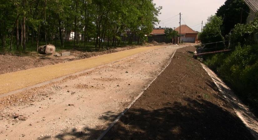 Videó! Hosszú ideje várt fejlesztés indult meg a hajdú-bihari városban, az egész környék profitálhat, ha elkészül!