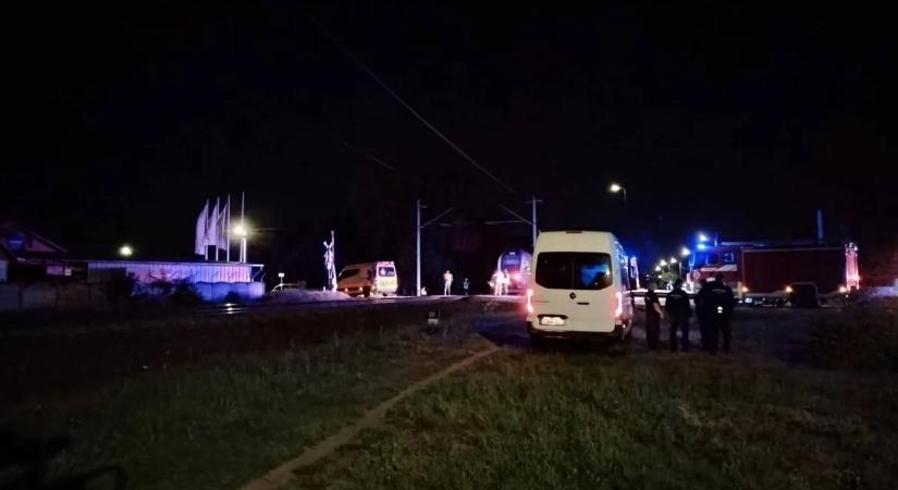 Felismerhetetlen holttesteket találtak a kocsiban Sülysápnál - munkásokat vitt halálba a sofőr