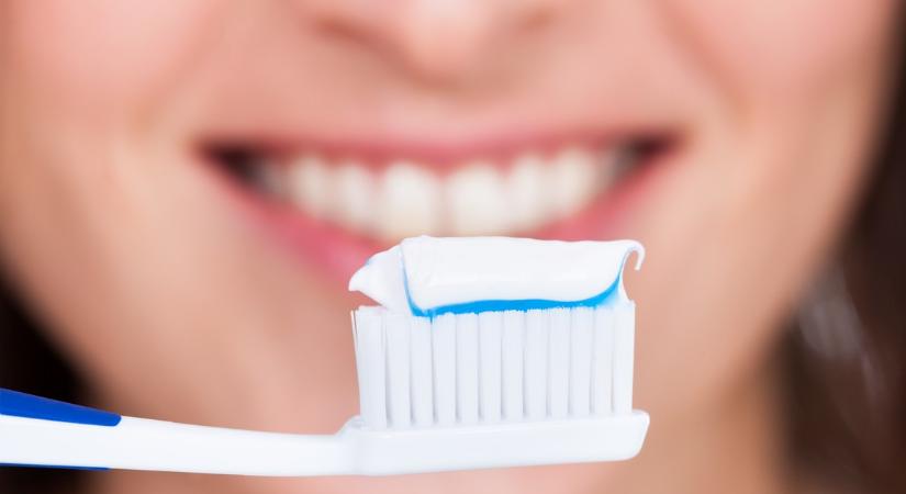 Vérzik a fogínyed? Súlyos dolgot jelezhet a tested, ha gyakran előfordul