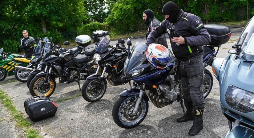Tranzitutak és csalóka kanyarok: Itt leselkedik a legnagyobb veszély a Tolna megyei motorosokra
