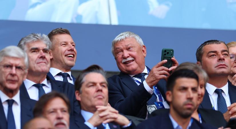 Magyar Péter Csányi Sándorral, Radnai Márk a barátnőjével nézi a BL-döntőt a Puskásban - fotók