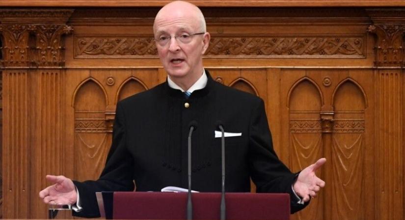 Varga Zs. András jogellenesen bocsátotta el a főtanácsadót, aki egy tanulmány társszerzőjeként kritizálta a Kúriát