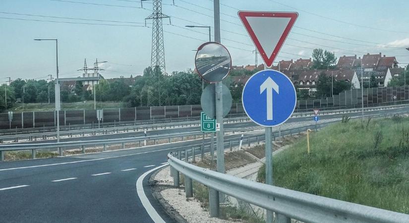 Düh és káosz a veszprémi elkerülőn: ismét átírták a forgalmi rendet a veszélyes csomópontban