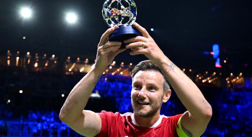 Rakiticék nyertek, döntőbe jutott a magyar csapat a Legendák Tornáján