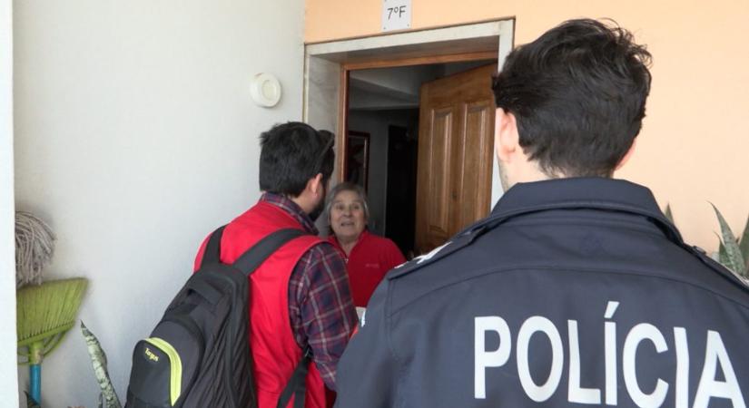 Hogyan karolják fel Lisszabonban az elszigetelten élőket?