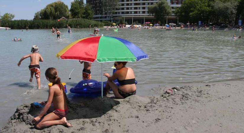 Itt vannak az árak: ennyit kell fizetni a balatoni strandolásért