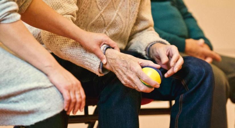 Az Alzheimer-kór két alig észrevehető jele már akár 45 éves korban megjelenhet