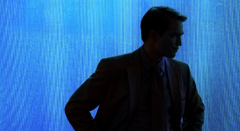 Robert Pattinson pedofilokat leplez le a Primetime első, kaotikus előzetesében
