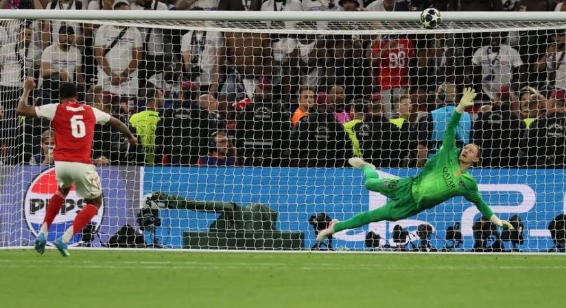 Ezzel a tizenegyessel törtek össze az Arsenal BL-döntős álmai — videó