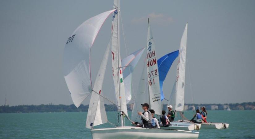 JÓ HANGULAT, REMEK FUTAMOK – SIKERES VOLT AZ ELSŐ VGYE DINGI CUP