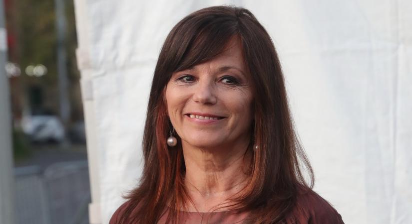Ivancsics Ilona vályogházat épít a Balatonnál, és új álmai vannak - Máig kap leveleket Vágási Jutkaként