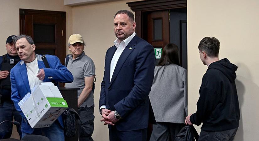 Damoklész kardja Zelenszkij fölött