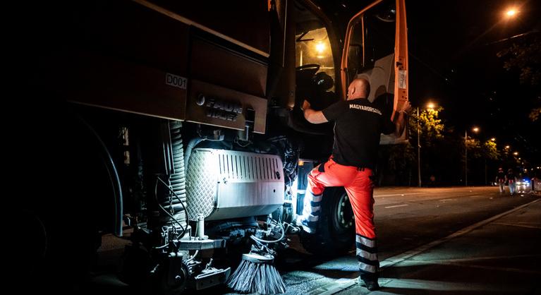 Sziszüphosz narancssárga mellényben: a BL-döntő lefújása után új meccs kezdődött a budapesti aszfalton