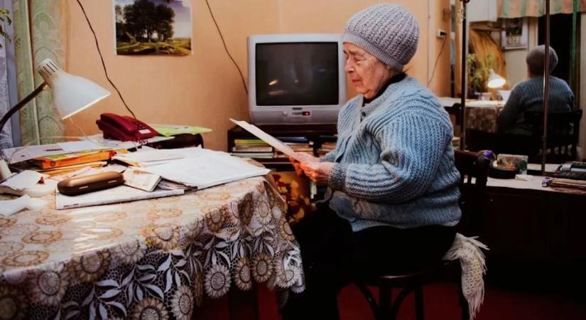 Nem mindegy, mit csinál ülés közben: ezek a tevékenységek árthatnak leginkább az agynak