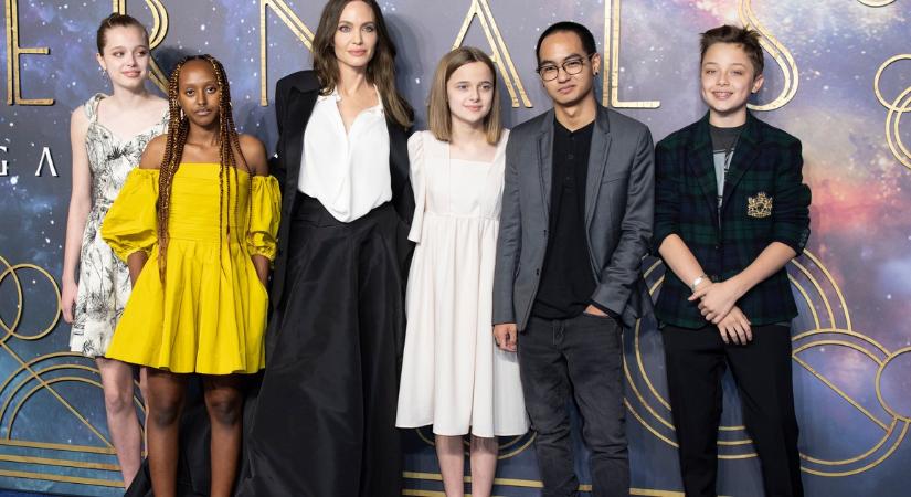 Brad Pitt fia besárgult - legalábbis a haja