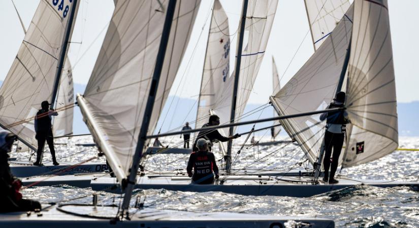 Két futammal és a 17. District bajnoksággal indult a KÉSZ Group Balaton Sailing Week