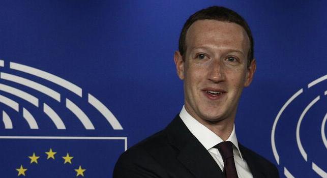 Már fizethetünk is a Facebookért, Instagramért és WhatsAppért
