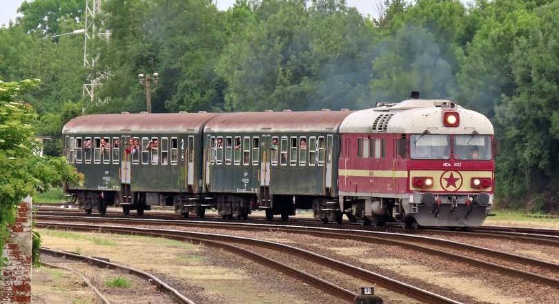 Komédiába fulladt a MÁV retró hétvégje, az utasok azonban nem nevettek