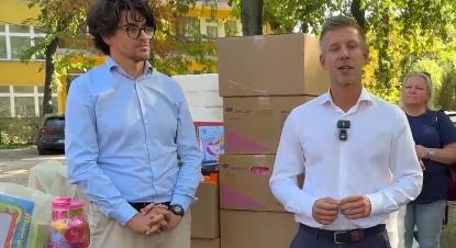 Száznál is több diplomata-útlevelet von vissza a kormány: Habony, Rákay és Dzsudzsák is a listán