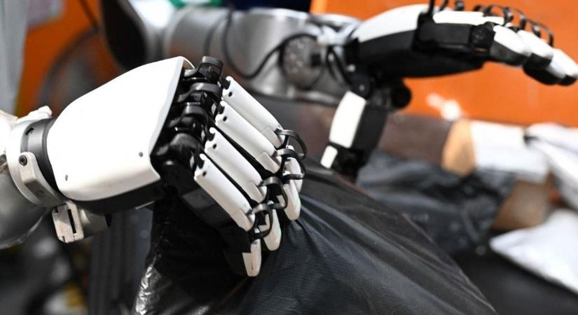 Donald Trump humanoid robotjai már az ukrán fronton vannak