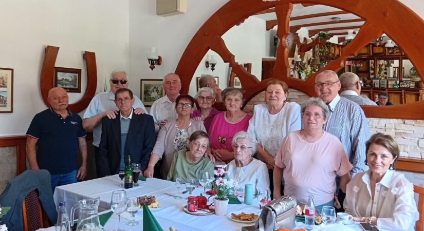 A Hédervári Általános Iskola 1966-ban végzett diákjai találkoztak - fotó