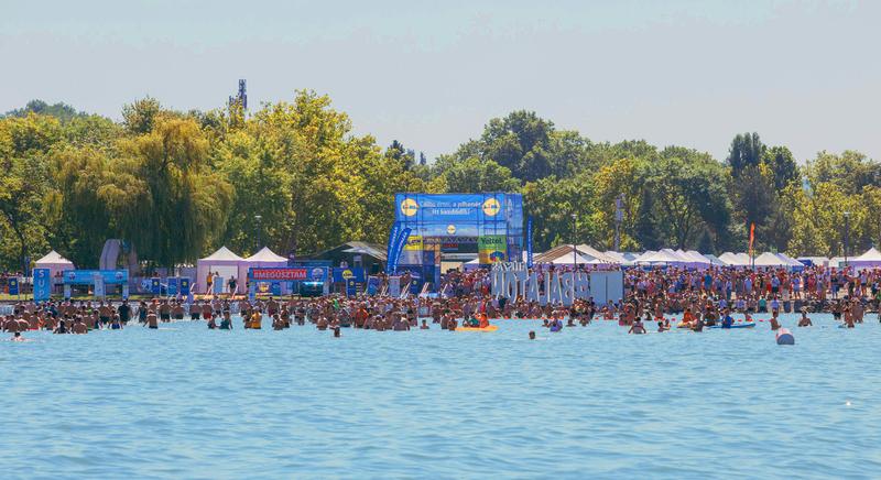 Teltház lehet az idei Balaton-átúszáson is