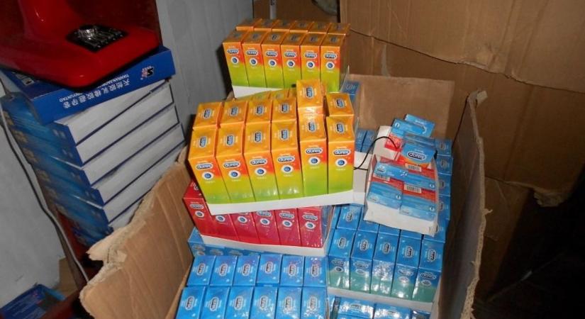 Óriási baj van Kínában, ami korábban aranybánya volt, most kínlódás a nyugati multiknak - betiltják az óvszerreklámokat
