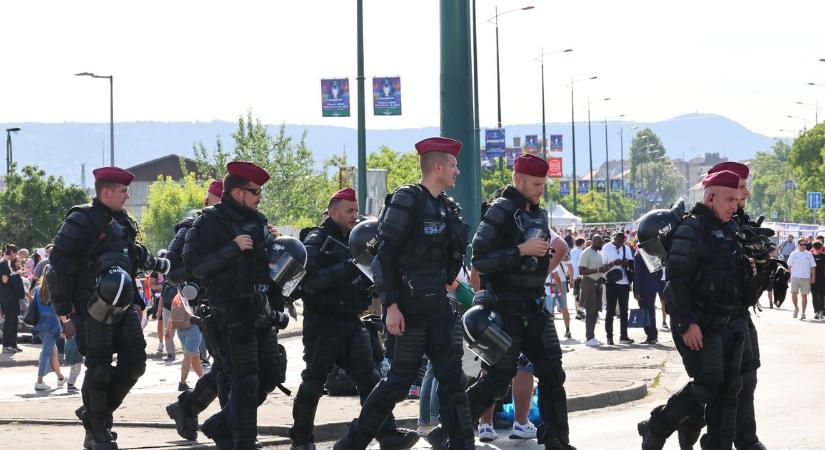 A pofonok helyett a barátság győzött a budapesti BL-döntőn - szívmelengető jeleneteket látott a Blikk a főváros utcáin