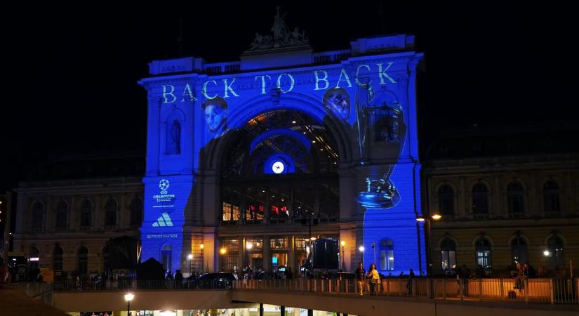 Az Adidas az F50 játékosait, Kvaracheliát és Dembélét ünnepli Budapest egén