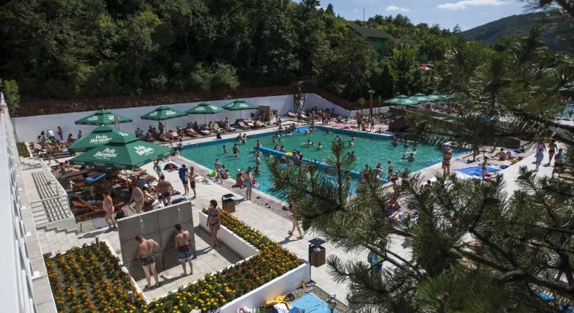 Kiderült, meddig lesz kerozin, indul a strandszezon – heti összefoglaló
