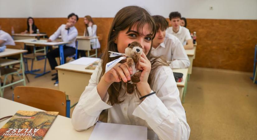 Itt találjátok az emelt szintű szóbeli érettségik tételcímeit