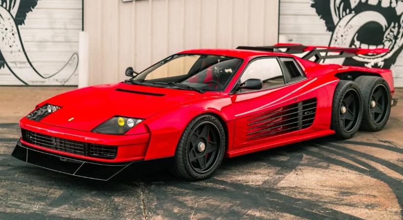 Ilyet még biztos nem látott: elkészült a hatkerekű Ferrari!