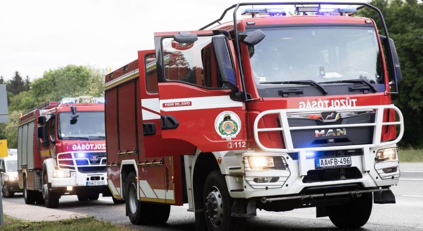 Drámai szombat: láncfűrész, gázszivárgás és árokba csapódott autók Zalában