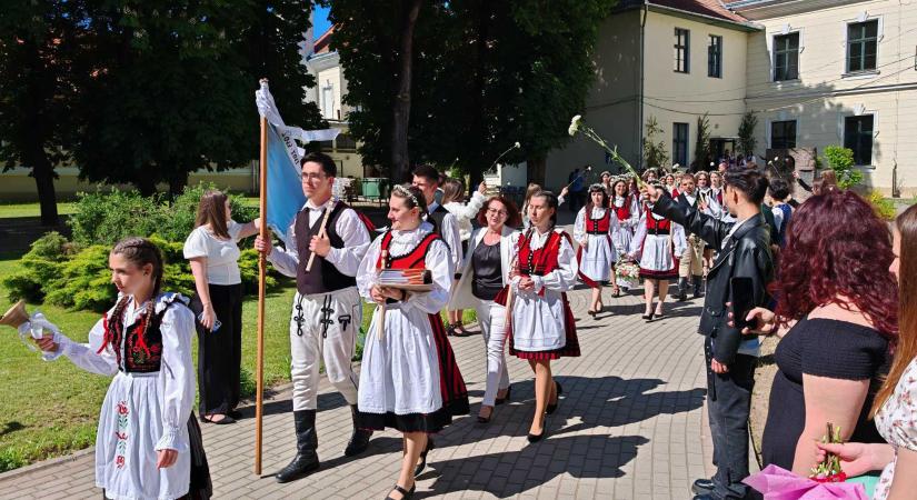 Ballagások Kézdivásárhelyen: három iskola, három útravaló