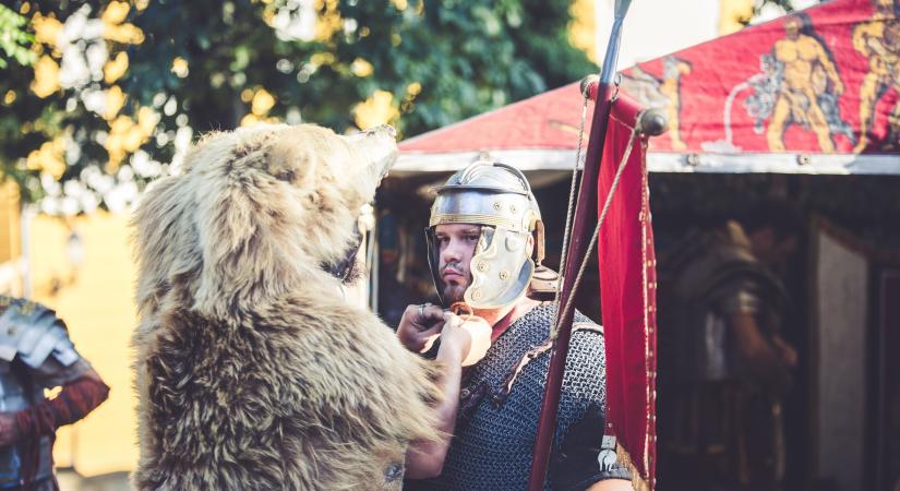 Bevonul Pécsre a római császár, és magával hozza a birodalom hangulatát, avagy Sopianae újraéled
