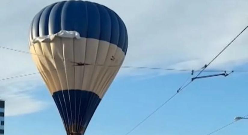Ezt látni kell!! Kényszerleszállást hajtott végre a hőlégballon a belvárosban