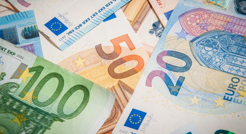 Vigyázzunk a 100 eurós bankjegyekkel!
