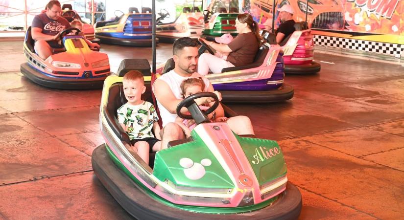 Halász Judit fellépése volt a csúcs a gyermeknapon, de népszerű volt a dodgem is – galériákkal