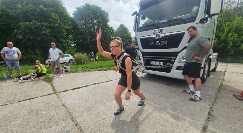 Ezeknek a nőknek a 9 tonnás kamion meg sem kottyan – ezért terjengett izomszag a Dráva-parton szombaton